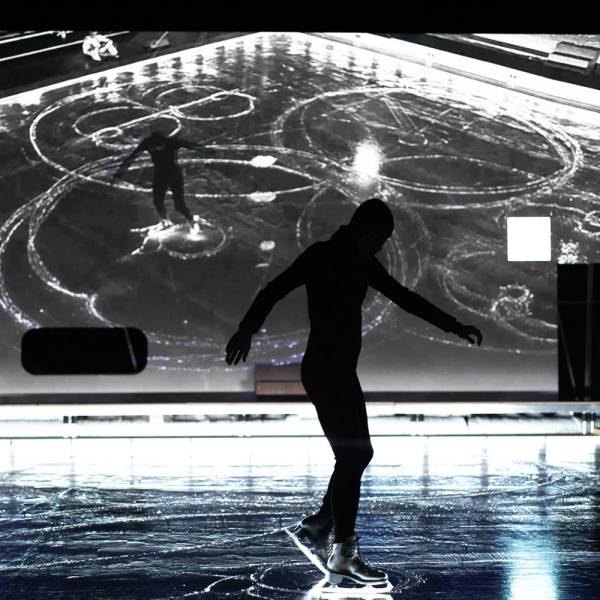 loops-on-ice_stephen-thompson-2_hl_erichard_xavier_veilhan.jpg