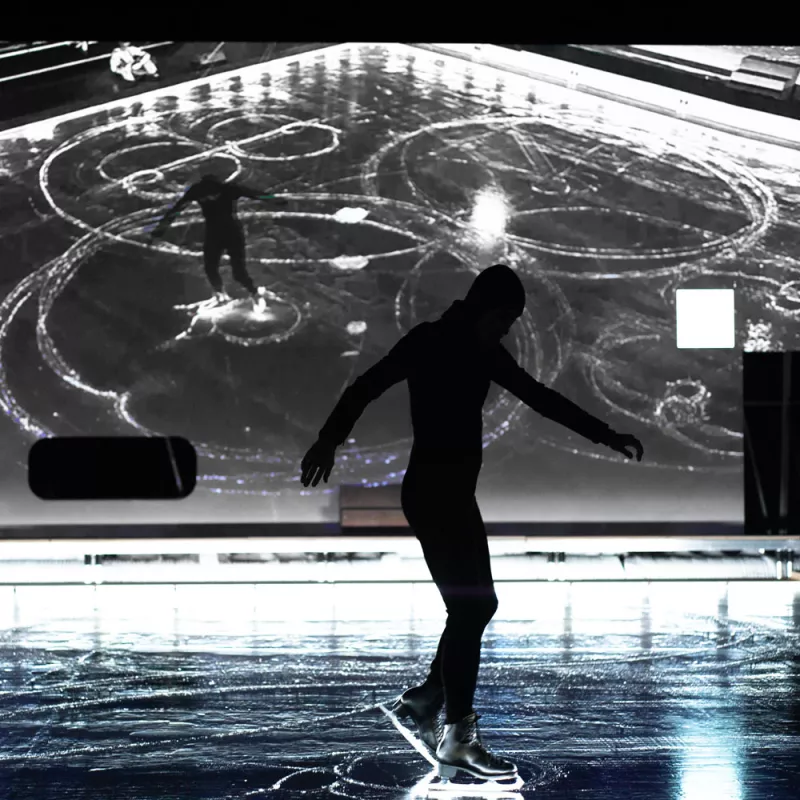 loops-on-ice_stephen-thompson-2_hl_erichard_xavier_veilhan.jpg